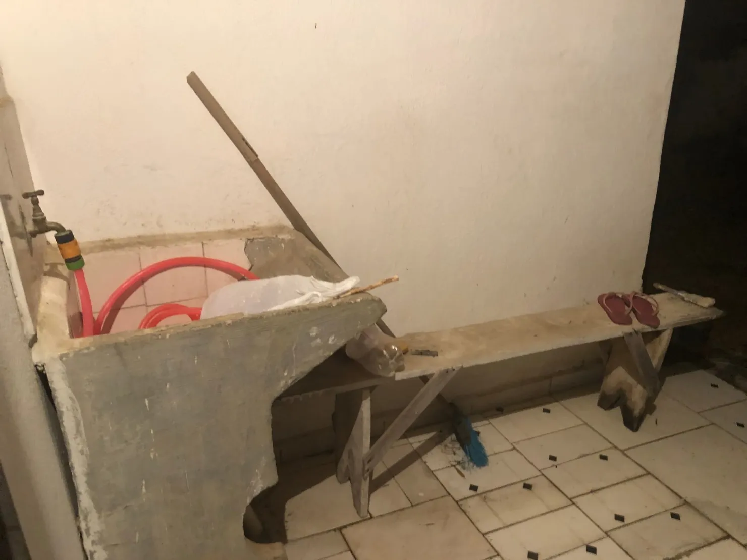 Imagem Casa à venda 2 Quartos, 4 Vagas, 250M², Jardim Eloyna, Pindamonhangaba - SP