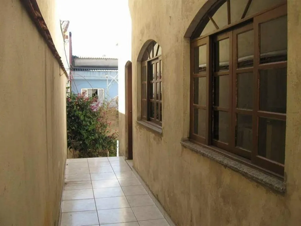Imagem Excelente Sobrado à Venda na Vila Scarpelli em Santo André-SP: 3 Quartos, 2 Banheiros, 2 Vagas de Garagem - 180,00m²