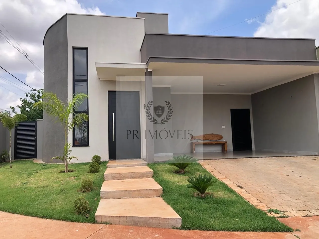 Foto do imóvel Imperdível Casa à Venda em Araraquara-SP no Jardim Salto Grande: 4 Quartos, 2 Suítes, 2 Salas, 2 Vagas de Garagem, 204m²