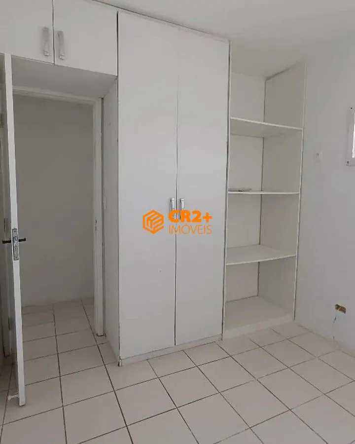 Imagem Vendo apartamento em Boa Viagem com 2 quartos e uma suíte.