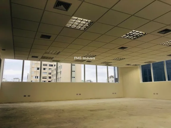 Imagem Paraíso 205 m2 com 2 Vagas de Garagem ótima localização e todo reformado