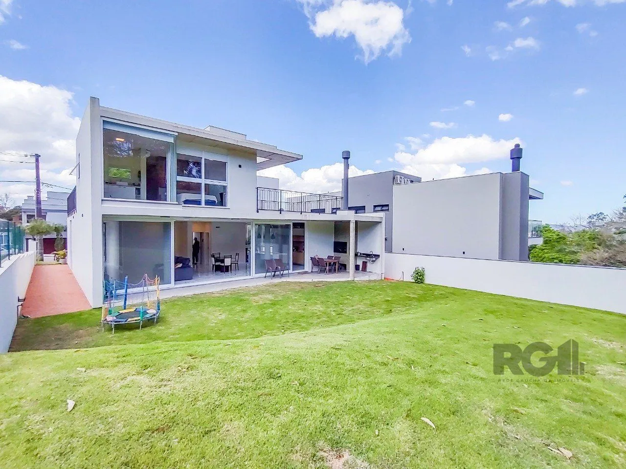 Imagem Casa com 284m² - em terreno de 566m² - Alphaville Porto Alegre
