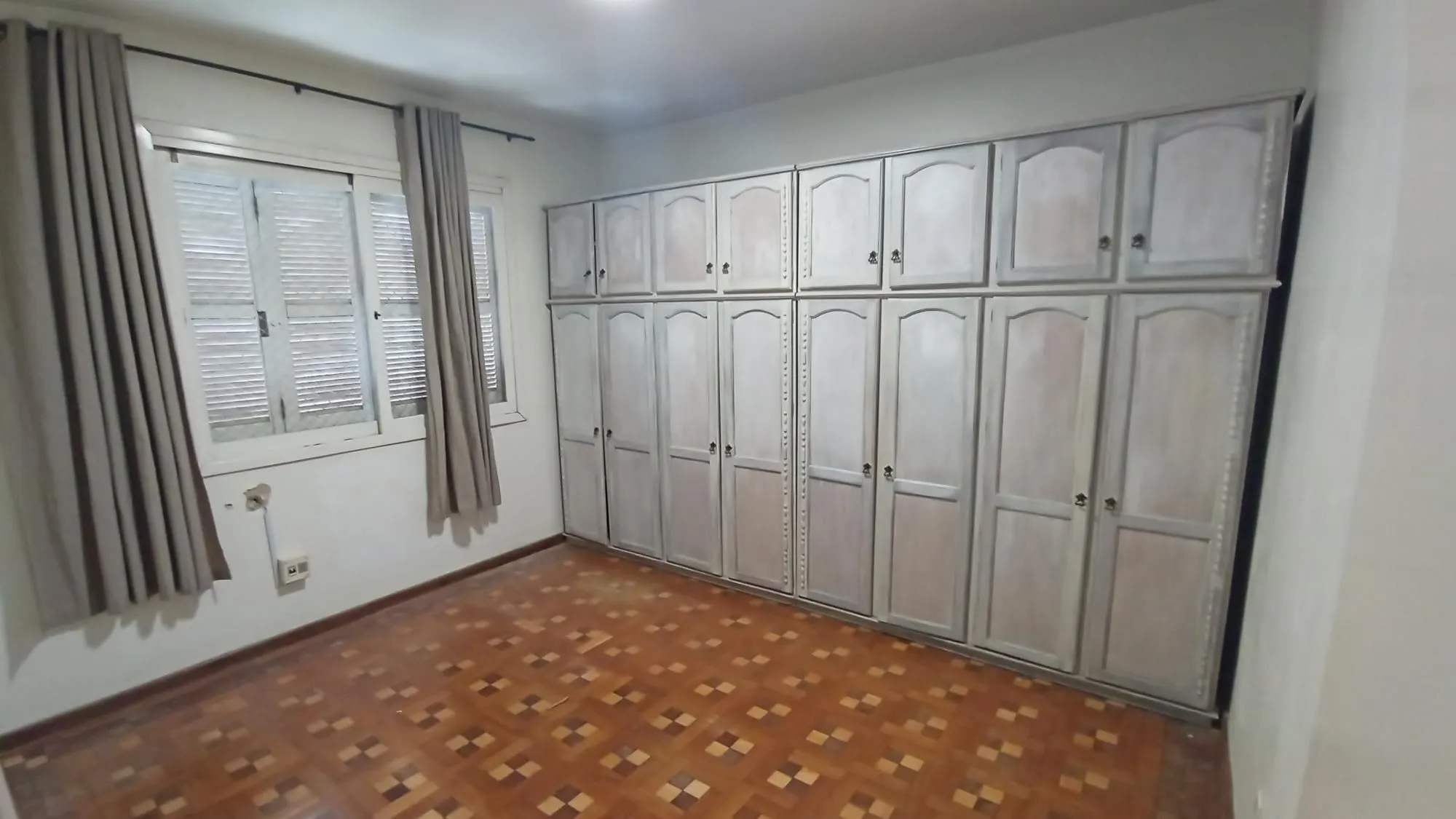 Imagem Cobertura com 2 dormitórios no bairro Petrópolis