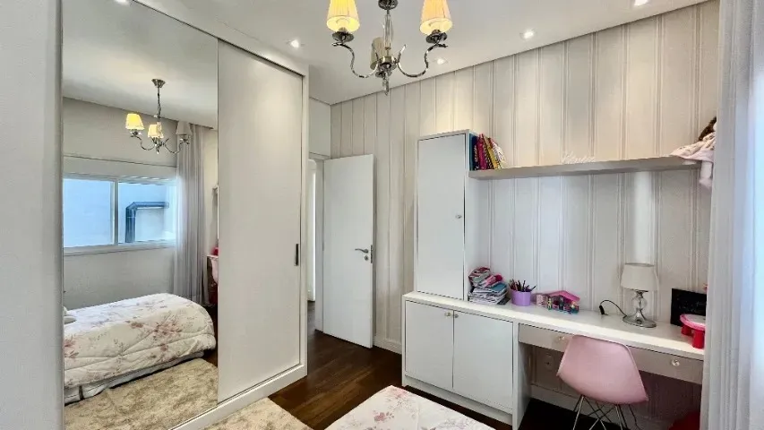 Imagem Casa de Alto Padrão no Condomínio Santa Maria ? 4 Quartos, 2 Suítes, Piscina Aquecida e Área Gourmet