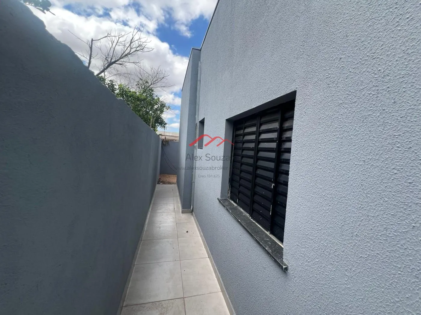 Imagem Casa para Venda em Hortolândia, Jardim Carmen Cristina, 3 dormitórios, 1 suíte, 2 banheiros, 2 vagas