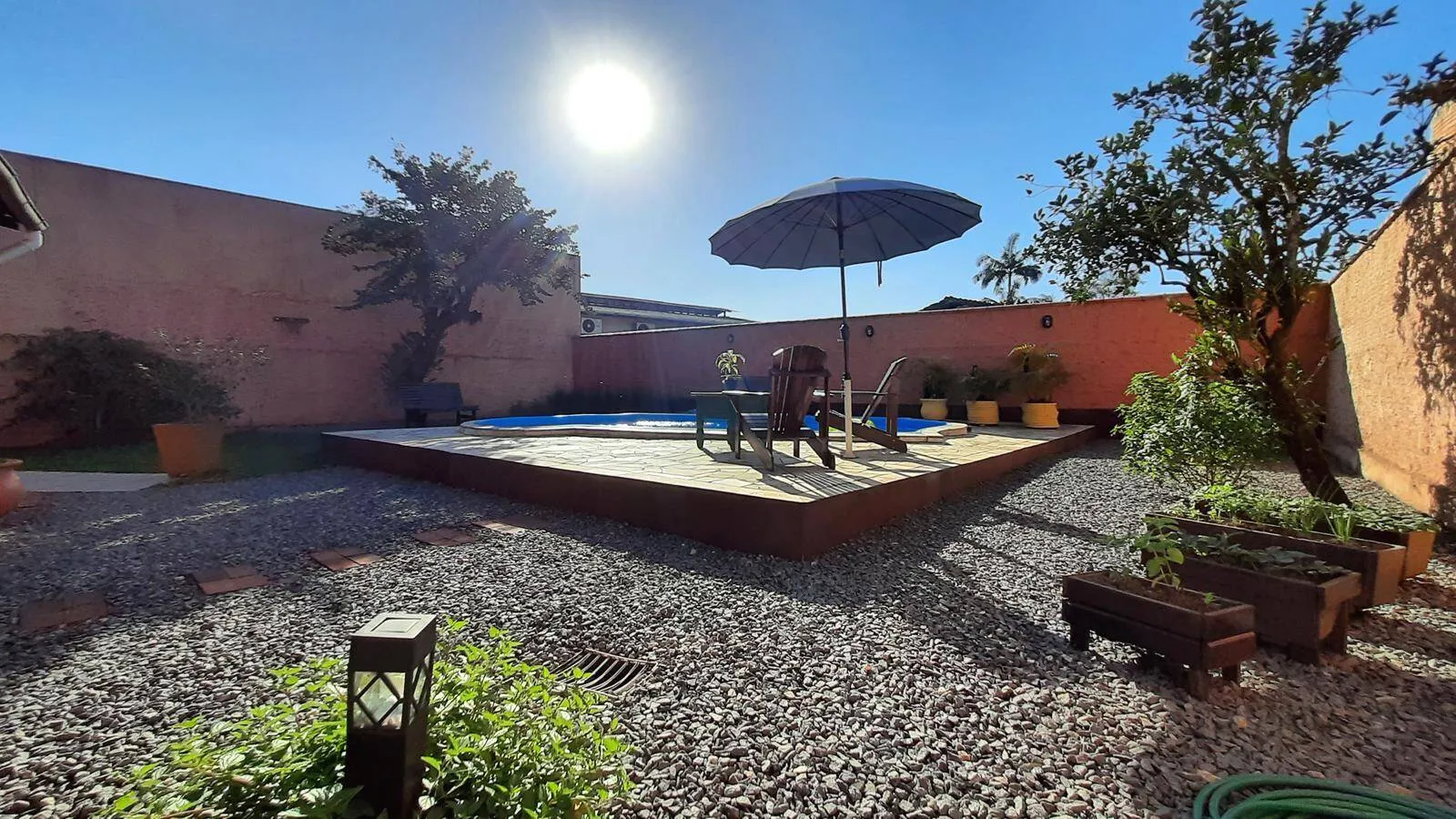 Imagem Casa Semi Averbada no Bairro Floresta com piscina