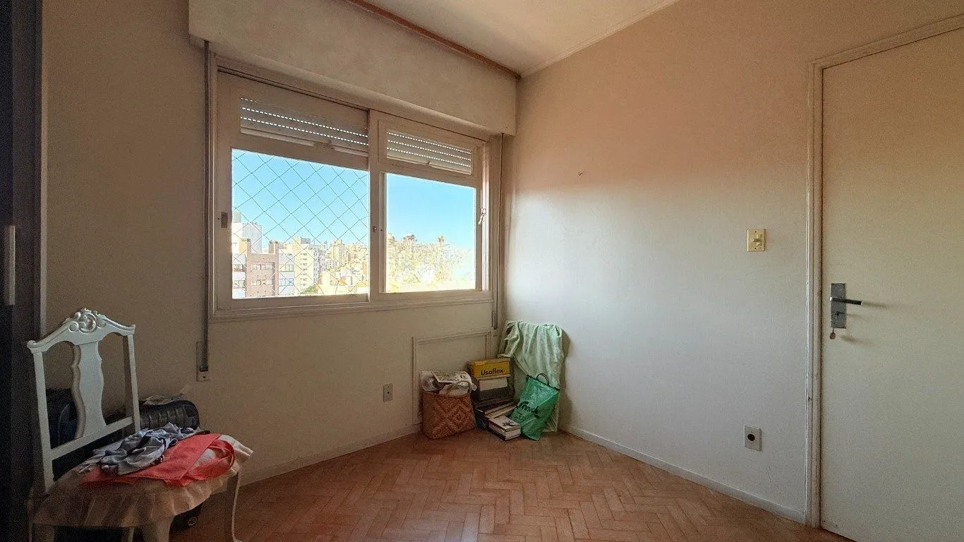 Imagem Apartamento de 3 dormitórios à venda no Bairro Petrópolis, Porto Alegre.