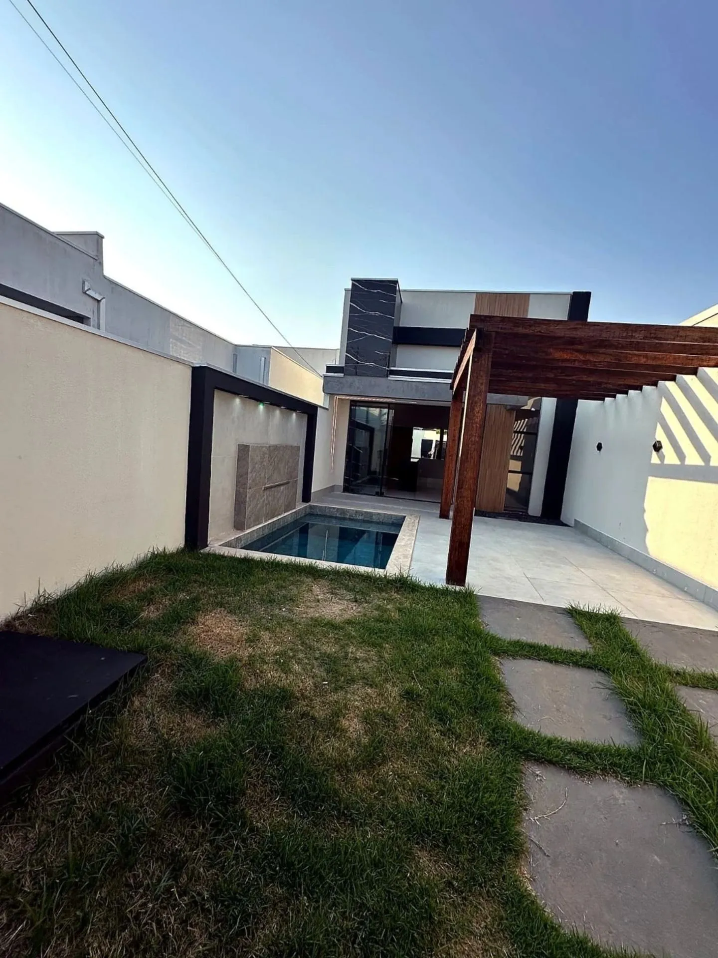 Imagem Casa com 3 quartos e 1 suíte em Jardim Universitário - Cuiabá