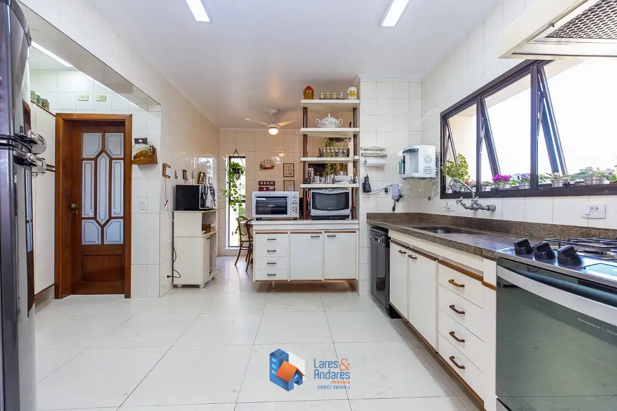 Imagem Apartamento para venda em Moema com 4 quartos, sendo 3 suítes, 200m²