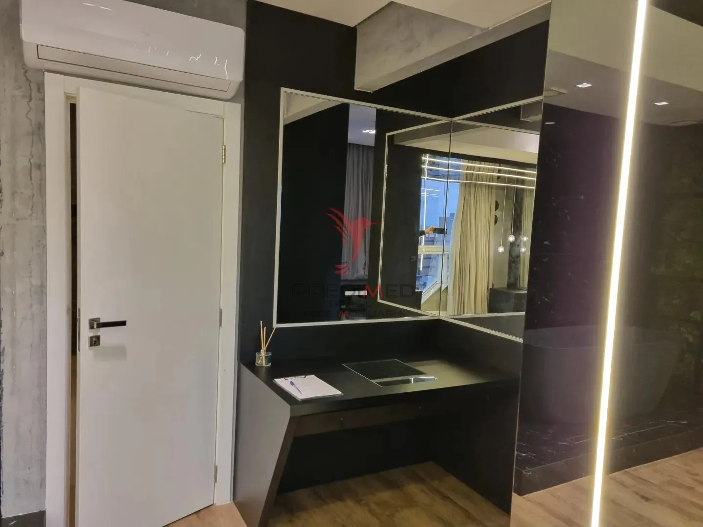 Imagem Exclusividade e Alto Padrão: Cobertura Duplex Atmos Beach em Cabeçudas