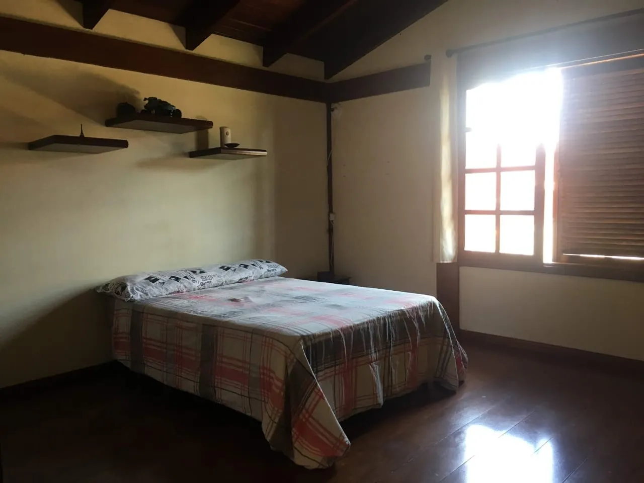 Imagem Casa à venda 5 Quartos, 3 Suites, 4 Vagas, 400M², Centro, Pindamonhangaba - SP