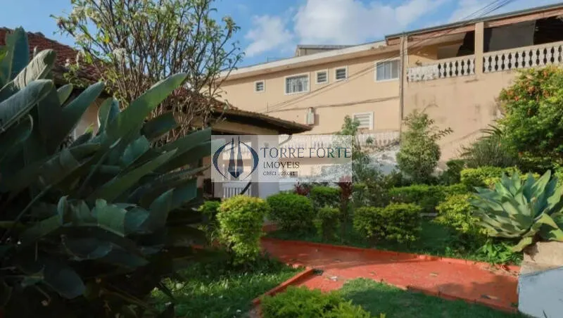 Imagem Casa espaçosa com 250 m², 3 dormitórios, 1 banheiro, 5 vagas de garagem