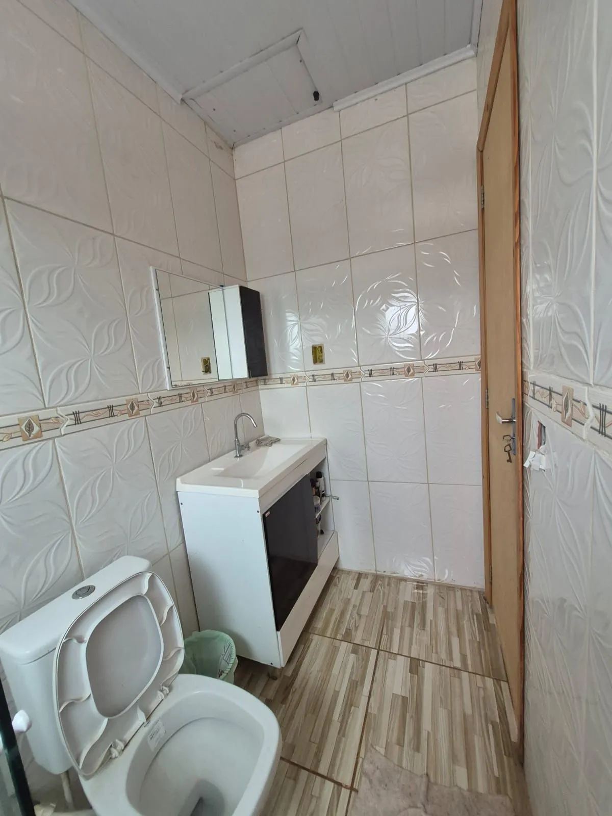 Imagem Belíssima casa de 2 dormitórios com um amplo pátio na cidade de Passo Fundo