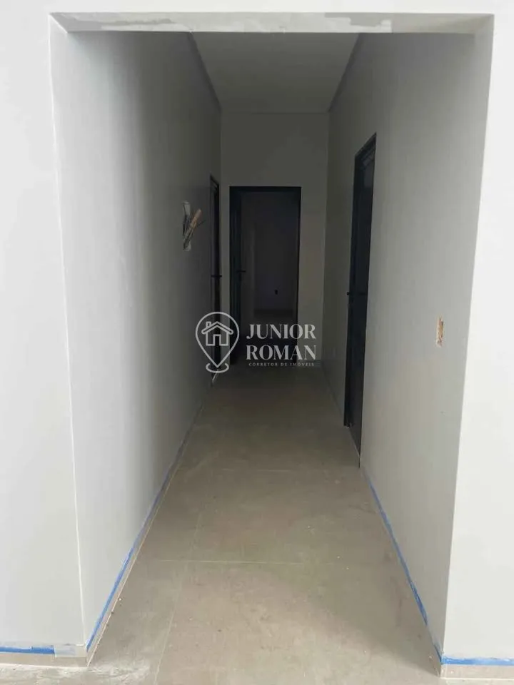 Imagem CASA ALTO PADRÃO COM 3 SUÍTES, 2 SALAS, PISCINA E GARAGEM PARA 2 CAMINHONETES - BAIRRO BANDEIRANTES - BARREIRAS/BA