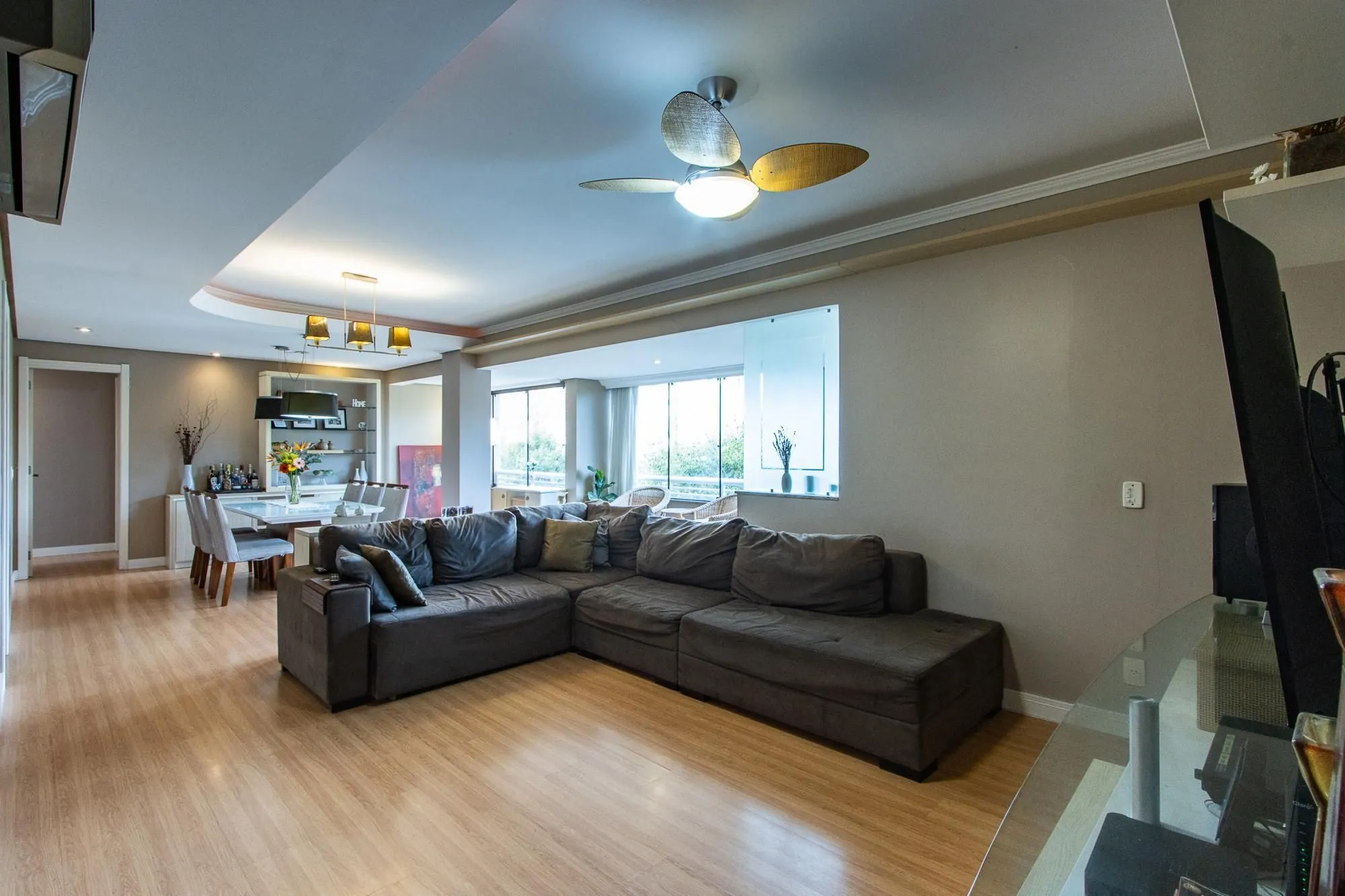 Imagem Apartamento 3 quartos, 139,64m² privativos, 2 vagas - Bairro Menino Deus