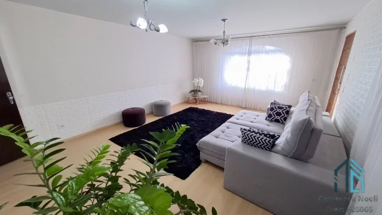 Imagem Casa, terreno com duas casas, 05 quartos c/suíte, área gourmet, no Capão Raso em Curitiba PR
