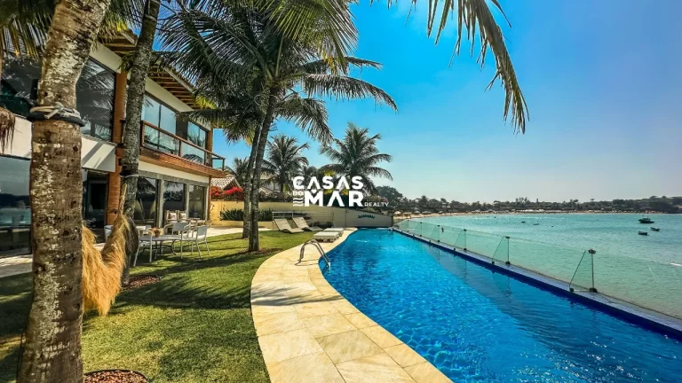 Imagem Imperdível casa frente mar à venda em Búzios-RJ, bairro Ferradura: 6 quartos, 6 suítes, 3 salas, 9 banheiros, 7 vagas, 880m².