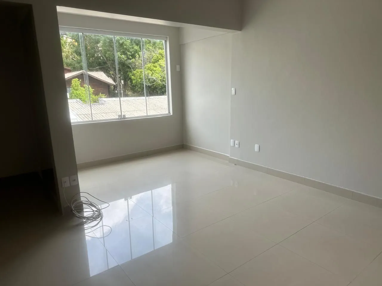 Imagem Vende-se casa com 4 suítes, 184m² e 4 vagas - Chácara das Pedras