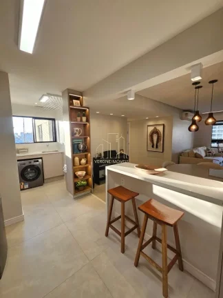 Imagem Excelente apartamento reformado com três quartos varanda a venda no caminho das arvores