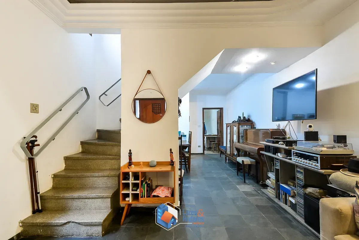 Imagem Sobrado para venda em Campo Belo com 3 quartos, sendo 1 suíte, 185m²