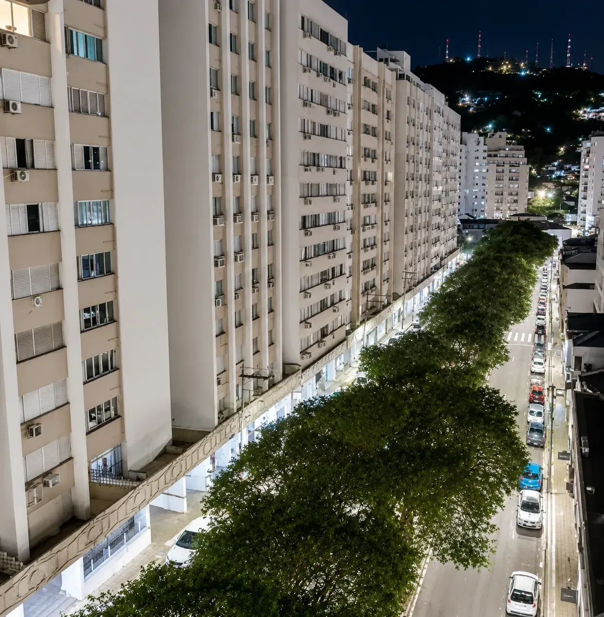 Imagem Apartamento com 1 Quarto à Venda ou Locação, 57 metros em Centro - Florianópolis