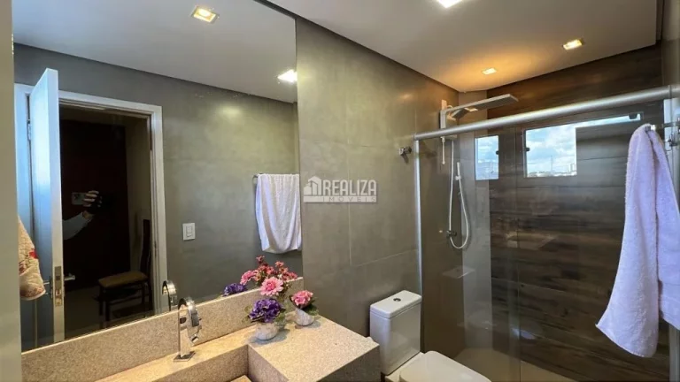 Imagem Excelente Apartamento de 3 dormitórios no Edificio Narana, bairro Vila Olímpica, em Uberaba!