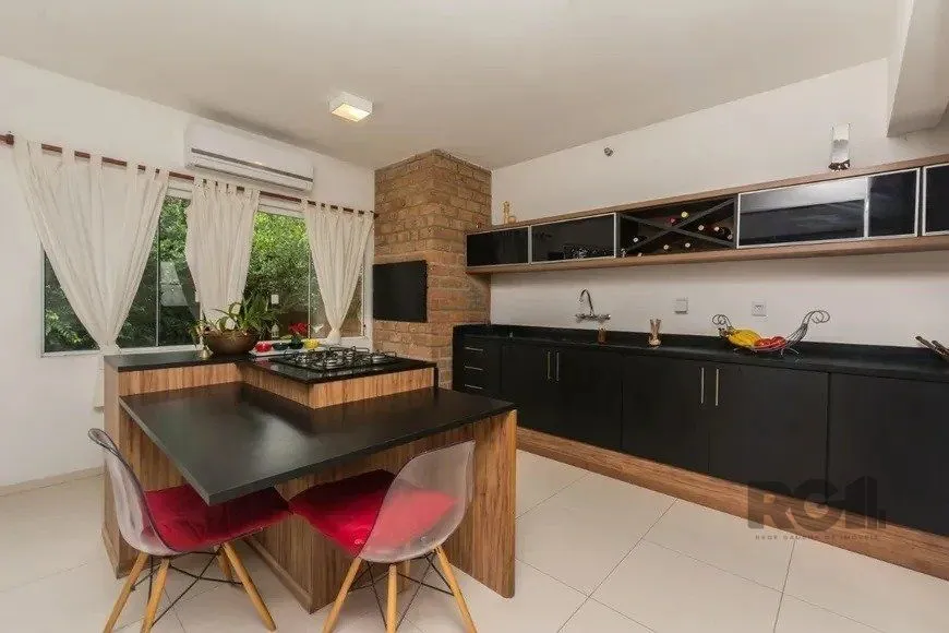 Imagem Casa 287m² - 3 suítes, 4 vagas no bairro Ipanema