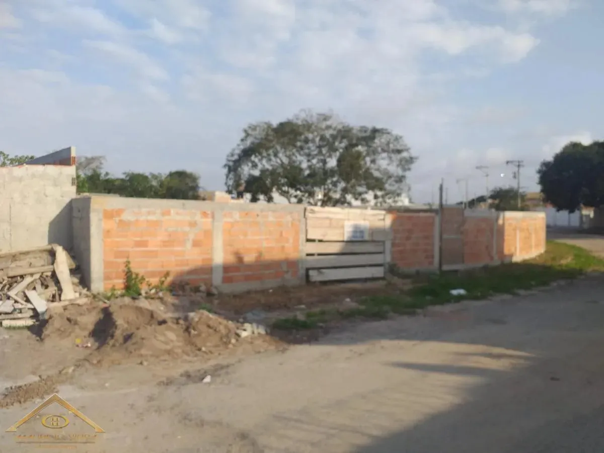 Imagem Lote para Venda em Cabo Frio / RJ no bairro Vila do Peró
