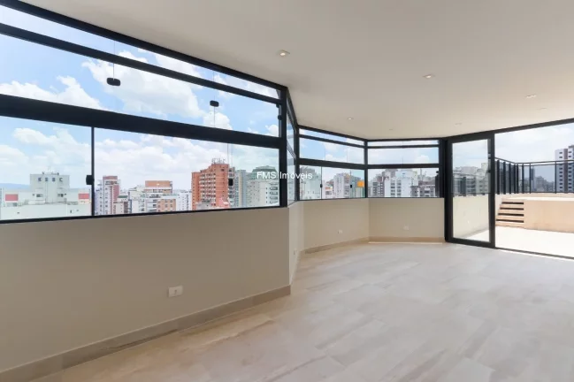 Imagem Cobertura À Venda em Perdizes com 3 quartos sendo 1 suíte, 3 vagas.