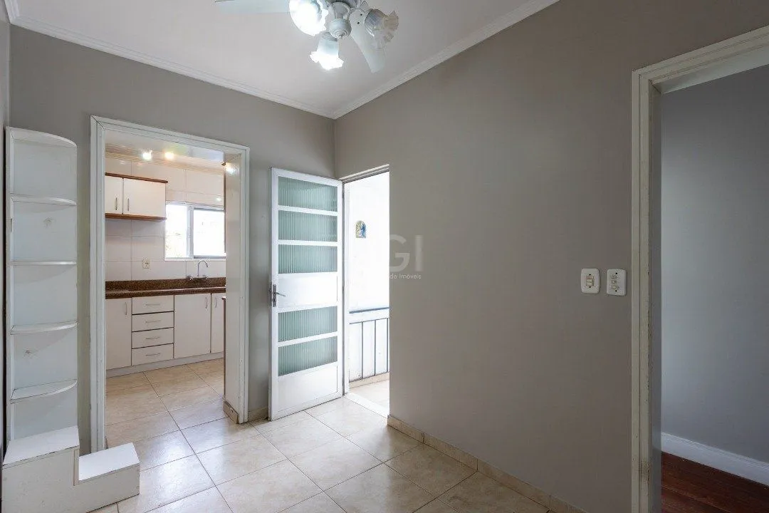 Imagem Casa para Venda - 202m², 3 dormitórios, sendo 1 suites, 2 vagas - Cristal