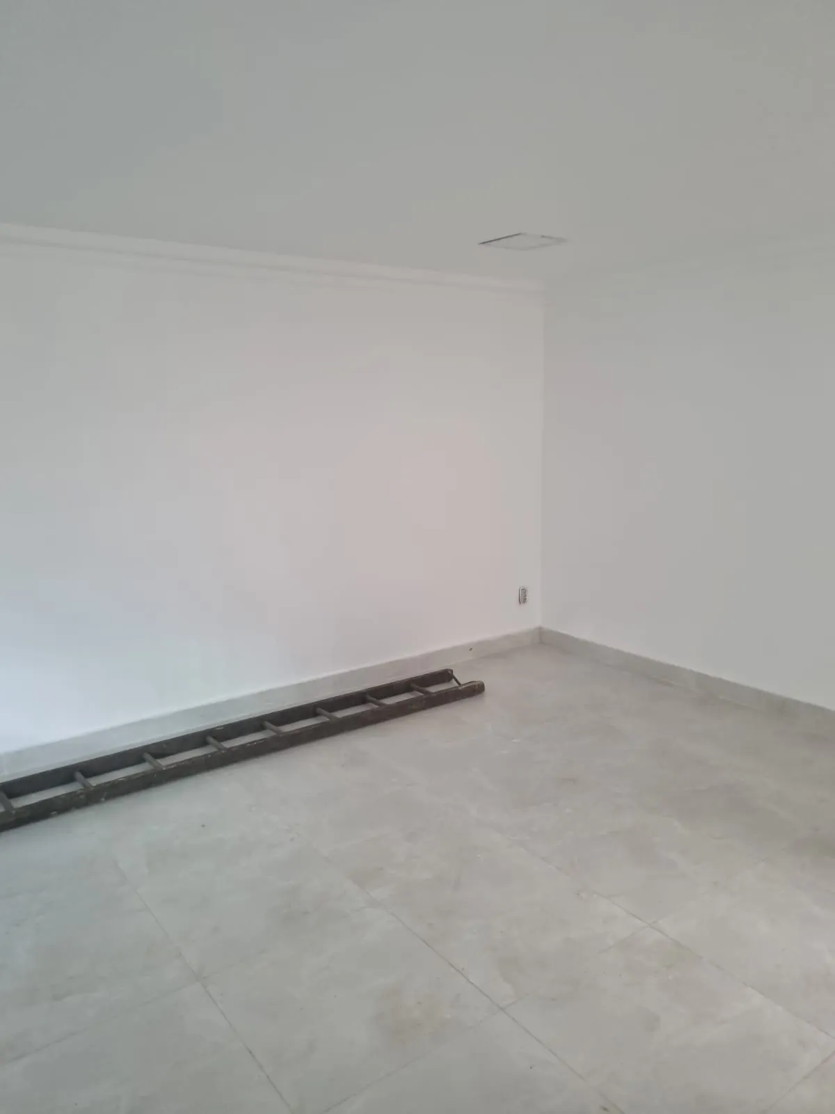 Imagem VENDO LINDO SOBRADO NO RESIDENCIAL INGAÍ!