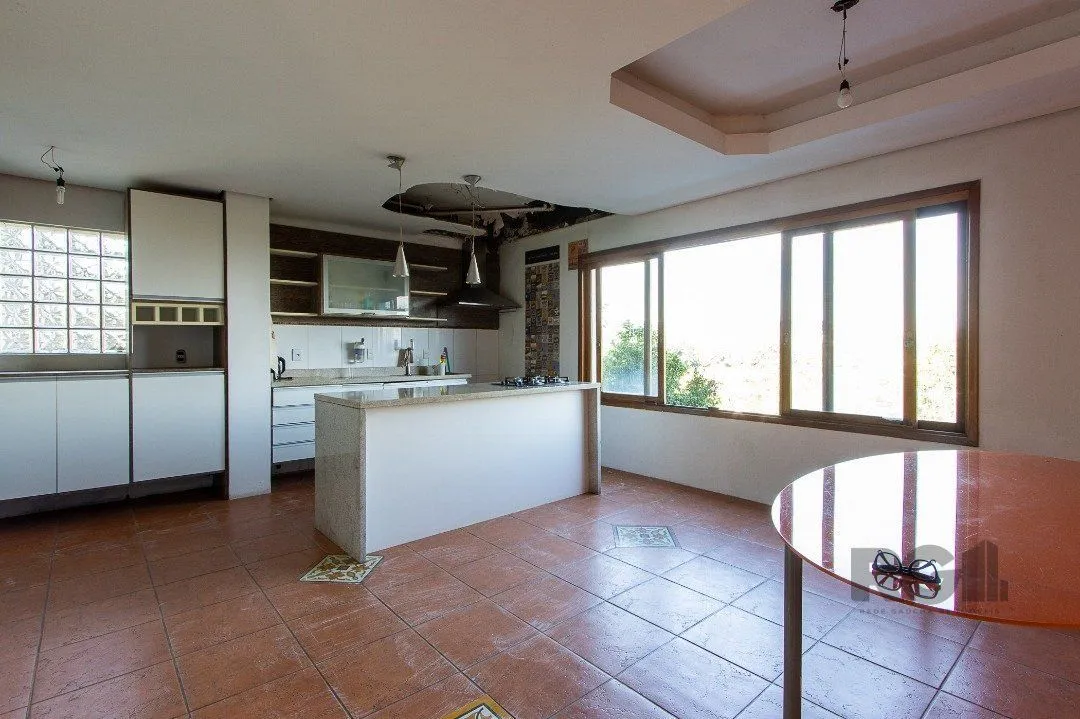 Imagem Casa para Venda - 380m², 4 dormitórios, sendo 1 suites, 4 vagas - Vila Assunção