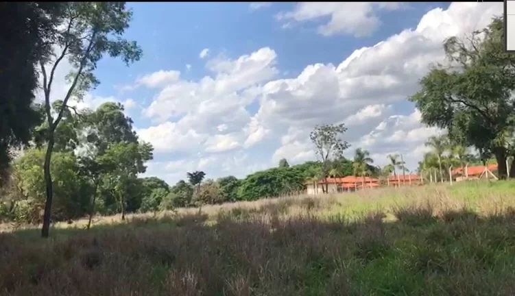 Imagem Terreno para chácara dentro de condomínio no interior de São Paulo
