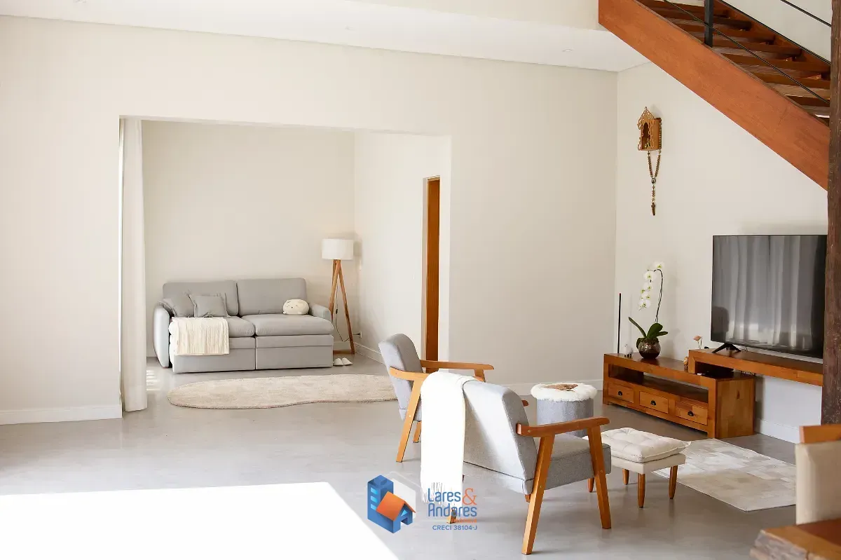 Imagem Casa no condomínio Chácara Jaraguá para venda com 2 quartos, sendo 2 suítes, 278m²