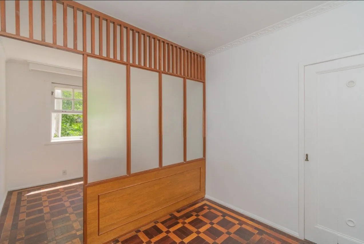 Imagem Apartamento Amplo de Esquina com 93m² no Bairro Petrópolis