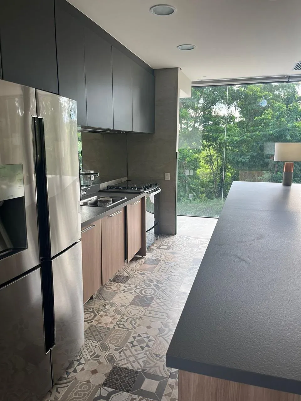Imagem Casa de luxo à venda na Fazenda Boa Vista com 5 suítes, 500 m², projeto de Gui Mattos, hidromassagem e integração com a natureza