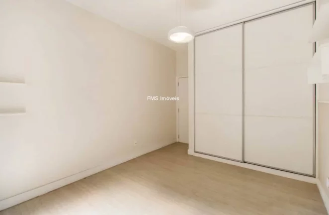 Imagem À Venda e Locação no Itaim Bibi, com 3 quartos sendo 1 suíte, 1 vaga de garagem.