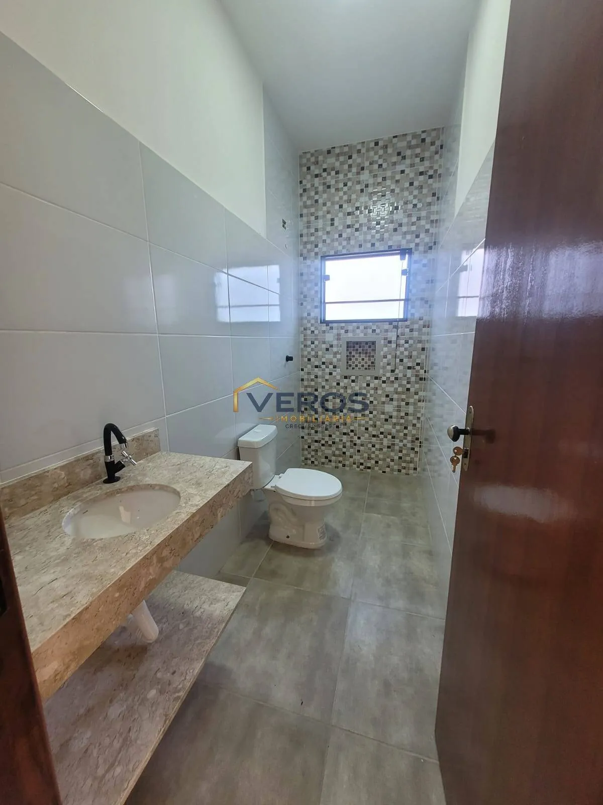 Imagem Casa térrea nova a venda no Balneário dos Golfinhos em Caraguatatuba