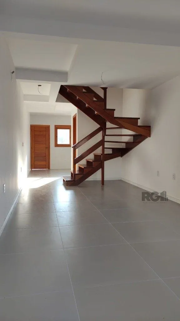 Imagem Sobrado Pronto, no Jardim Itu-Sabará: 2 Dormitórios, 1 Suíte.