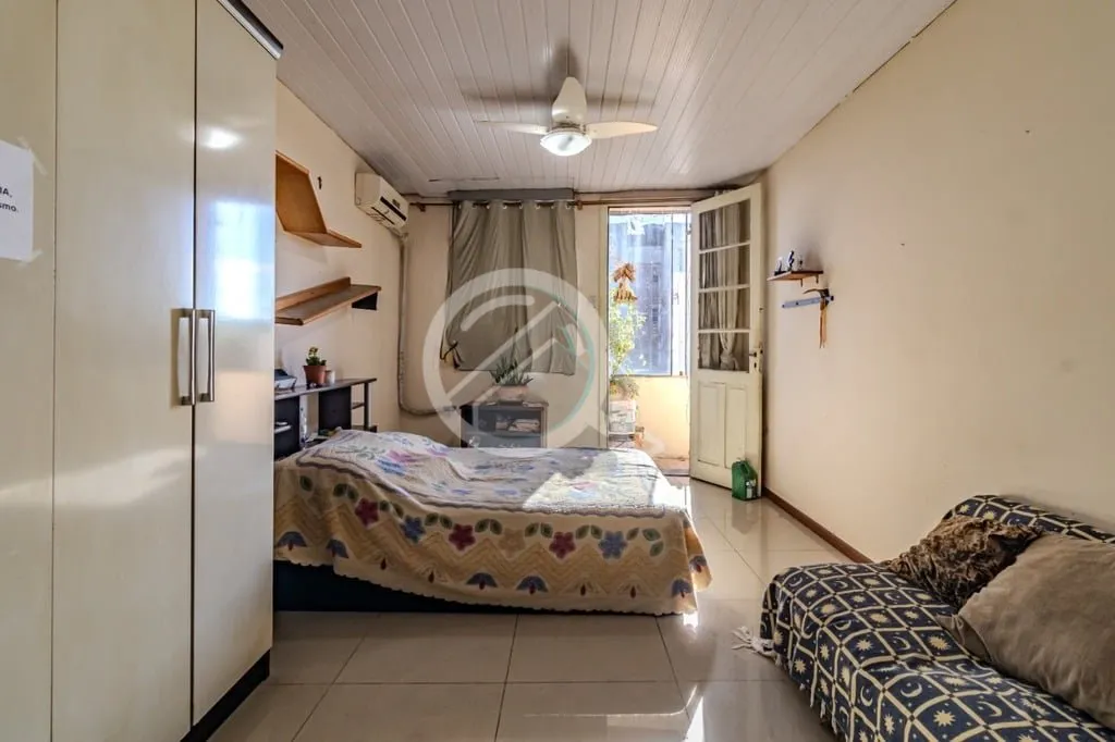 Imagem Apartamento à venda localizado na Avenida Farrapos, no bairro Floresta em Porto Alegre. Este imóve...