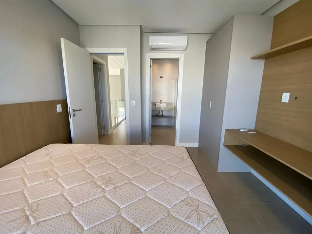 Imagem Sobrado novo mobiliado com piscina aquecida