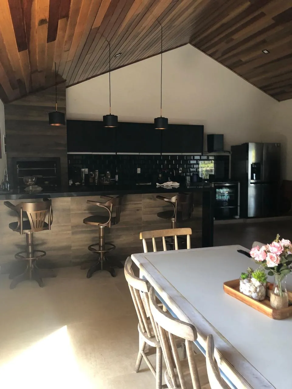 Imagem Condomínio Portal do Sabiá ? Casa 3 Suítes, 1 Quarto, Área Gourmet de 90m², Escritório, 330m² de Construção