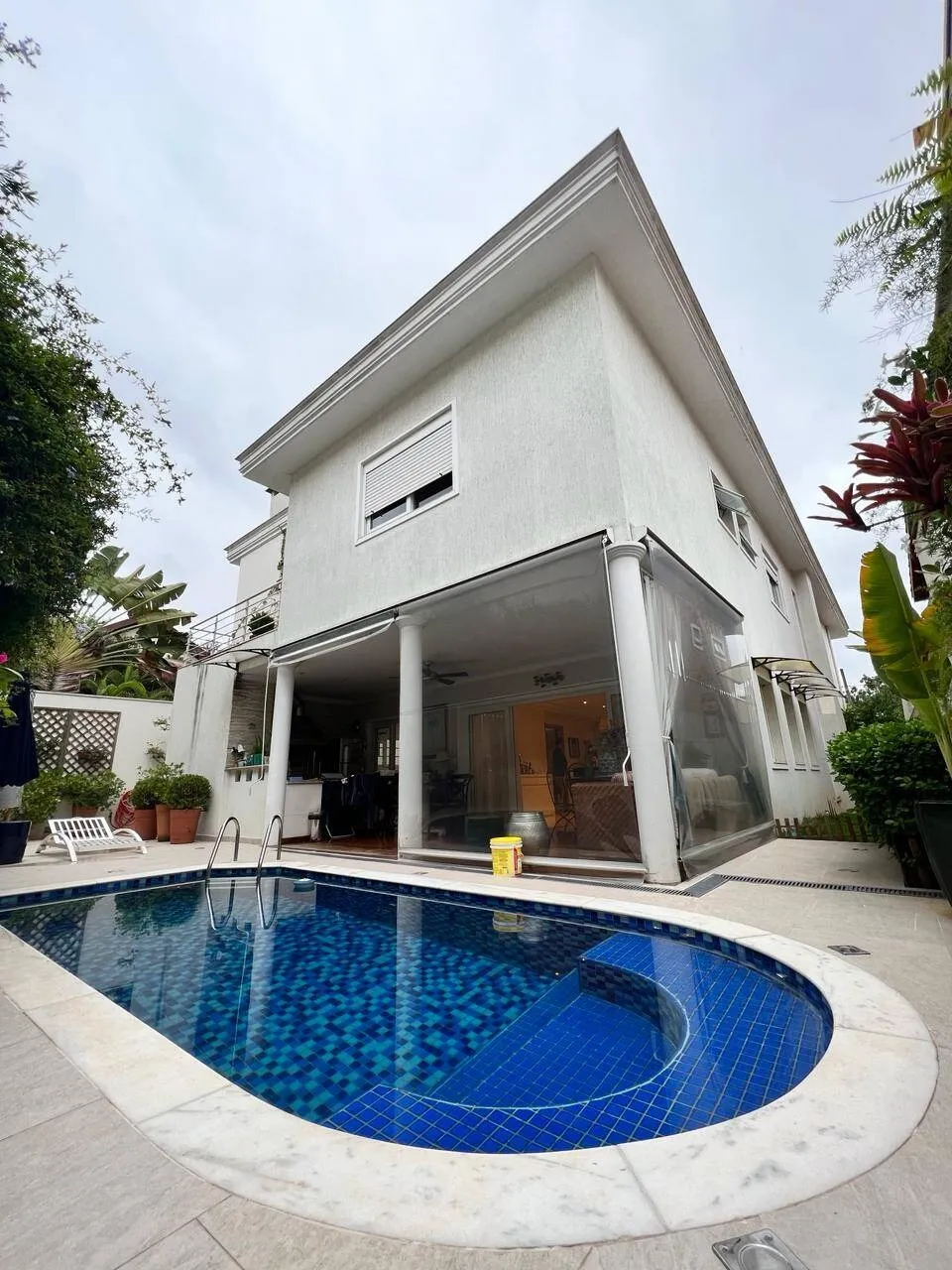 Imagem Casa de Alto Padrão em Alphaville - 4 Suítes, Piscina e Lazer Completo