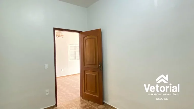 Imagem Casa para locação comercial com 3 quartos no Sandra Regina - Barreiras-BA