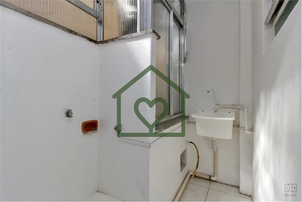 Imagem Apresentamos um encantador apartamento de dois dormitórios localizado no coração do Centro Histó...