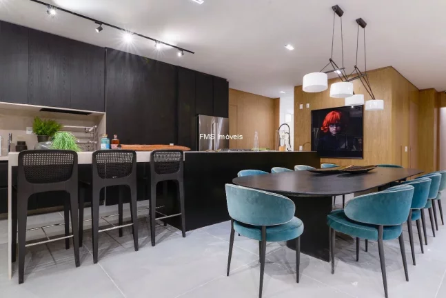 Imagem Apartamento à venda no Itaim Bibi com 3 suítes, 3 vagas, Lindenberg.