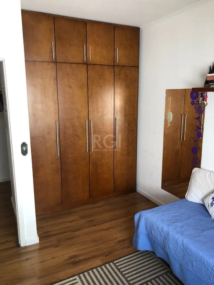 Imagem Casa para Venda com 3 dormitórios, sendo 1 suites e 3 vagas no bairro Guarujá