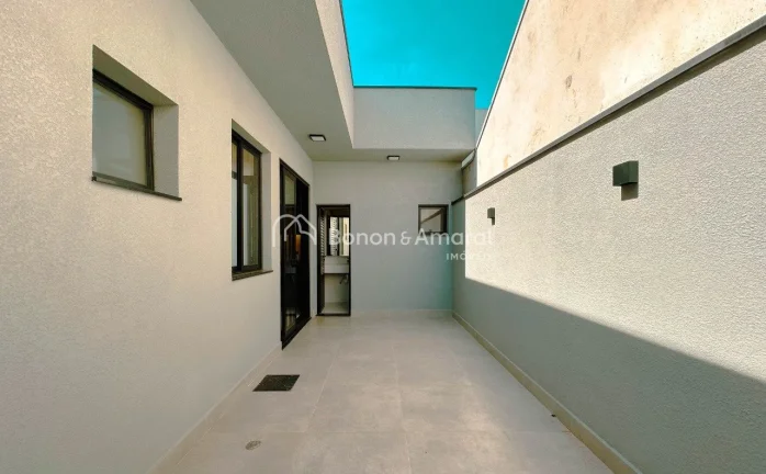 Imagem Maravilhosa casa térrea, acabamento de primeira, com 3 quartos sendo 3 suítes e a master com close...