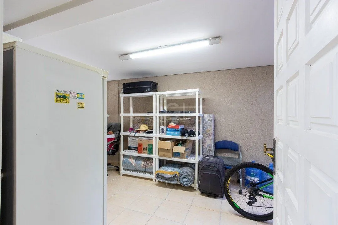 Imagem Casa Condominio para Venda - 300m², 4 dormitórios, sendo 2 suites, 2 vagas - Ipanema