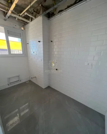 Imagem Apartamento em Guaratuba PR, com aproximadamente 251,00 m construída, 197,00 m útil e Sacada com Jacuzzi